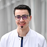 Dr. Dirk Oesterle