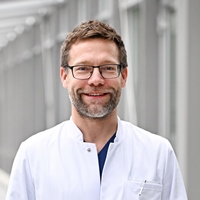 Dr. Yannick Forst