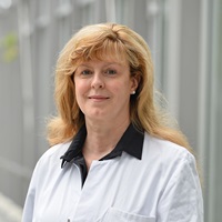 Dr. Claudia Merk (Leiter*in)